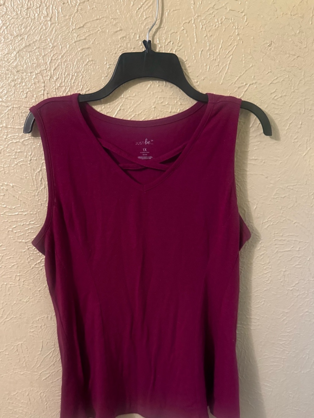 Judt Be  Sleeveless V-Neck Tank Top in Wine Red size 1X